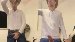 Tiktok Playboysqr nu exibindo a pica e o cu gostoso